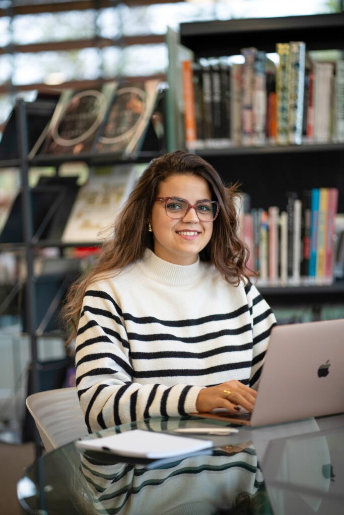 pauline-roy-photo-communiquoi-lot-et-garonne-community-manager-site-vitrine-google-référencement-entreprise